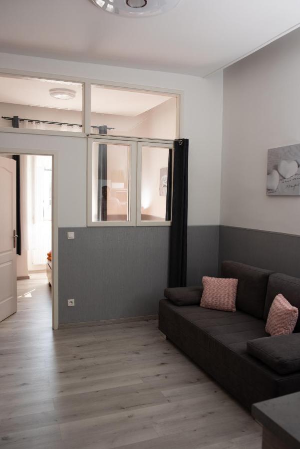 Belvaros Apartmanhaz Ödenburg Exterior foto