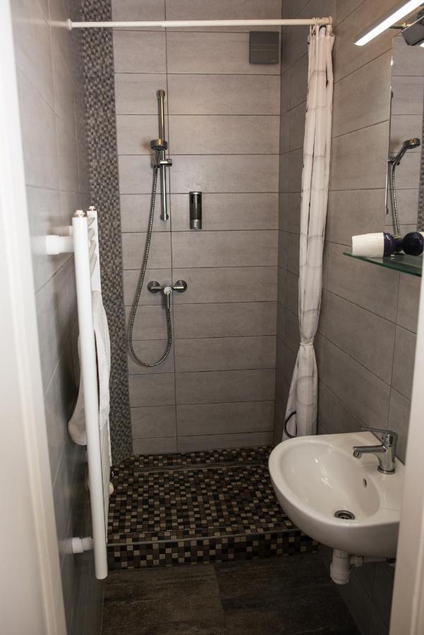Belvaros Apartmanhaz Ödenburg Exterior foto