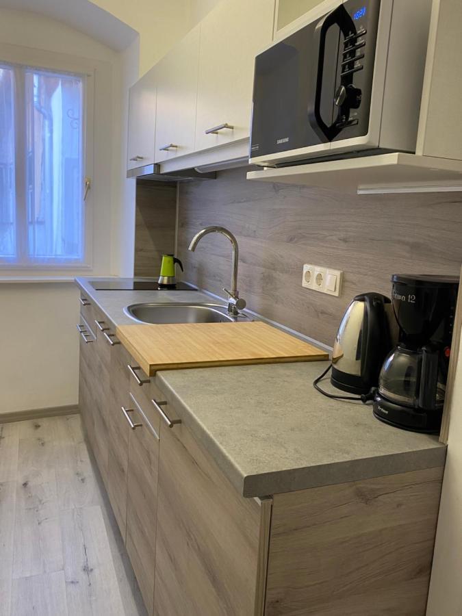 Belvaros Apartmanhaz Ödenburg Exterior foto