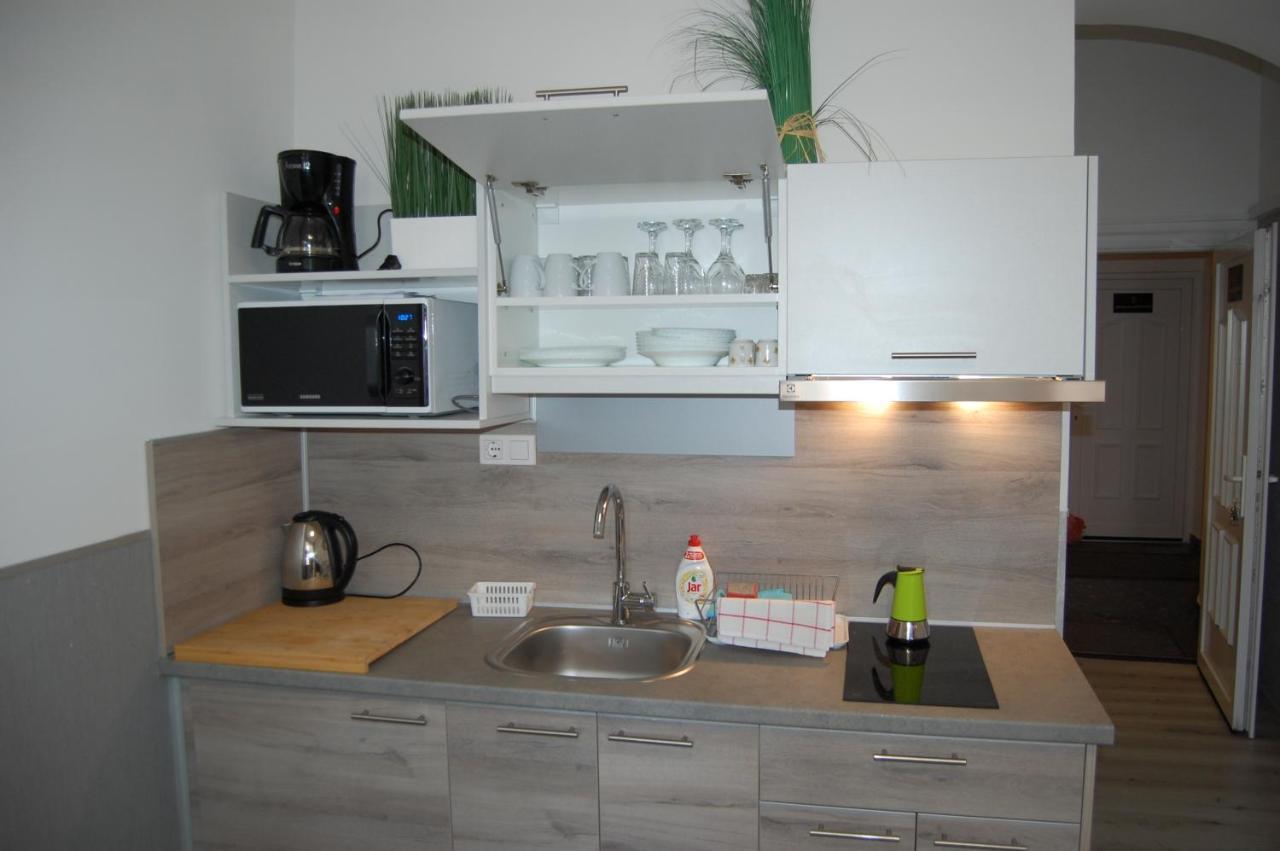 Belvaros Apartmanhaz Ödenburg Exterior foto
