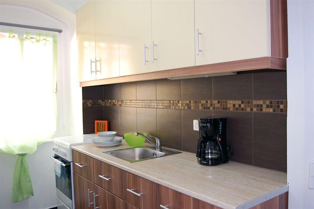 Belvaros Apartmanhaz Ödenburg Exterior foto