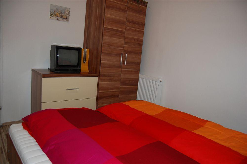 Belvaros Apartmanhaz Ödenburg Exterior foto