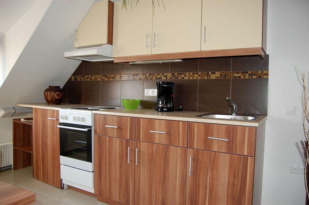 Belvaros Apartmanhaz Ödenburg Exterior foto